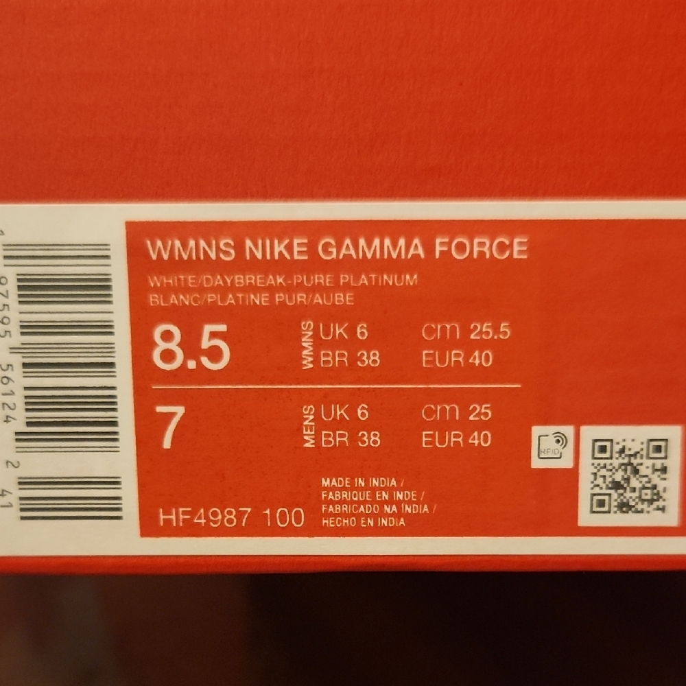 Nike Women's White and Purple Sneakers - Picture 7 of 7